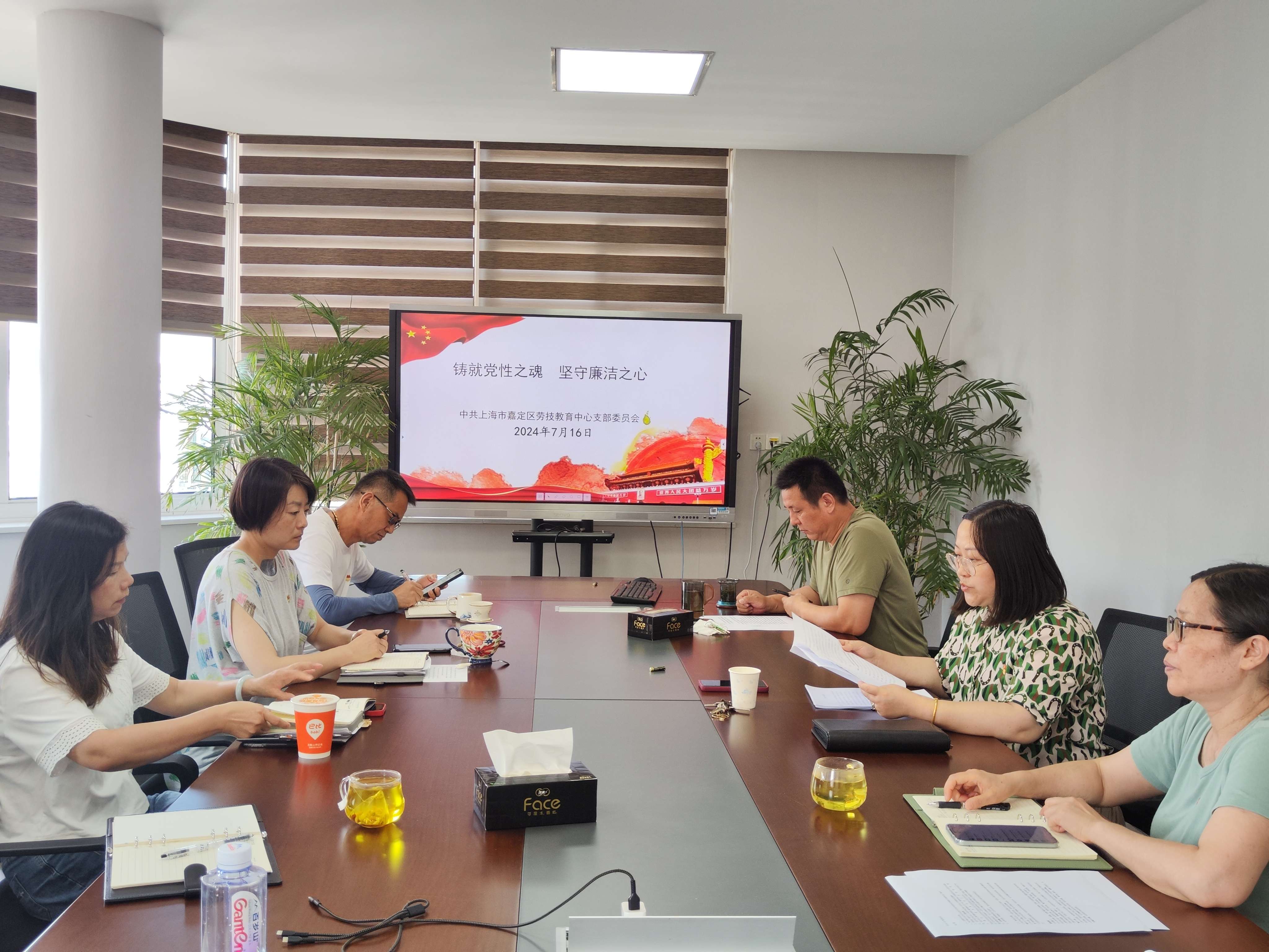 1727671990395329.jpg 7161.jpg